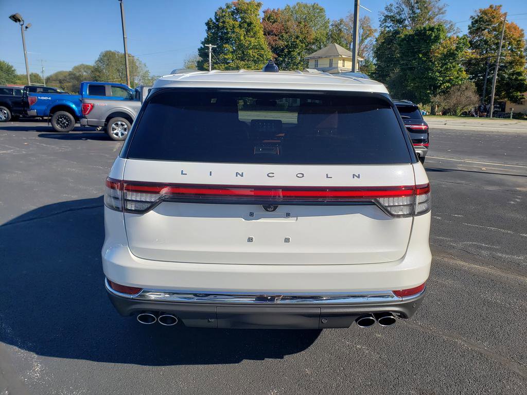 Used 2025 Lincoln Aviator Reserve w/ Equipment Group 201A image 6
