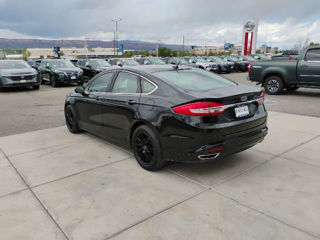 Used 2017 Ford Fusion SE w/ Fusion SE Technology Package AWD/4WD image 8