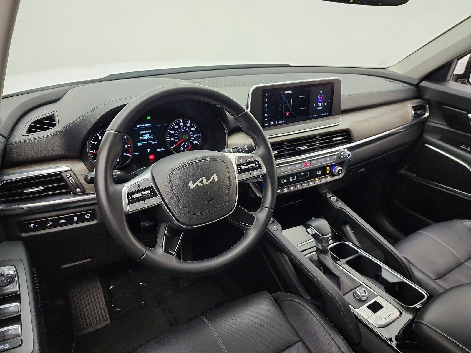 Used 2022 Kia Telluride SX w/ Towing Package image 9