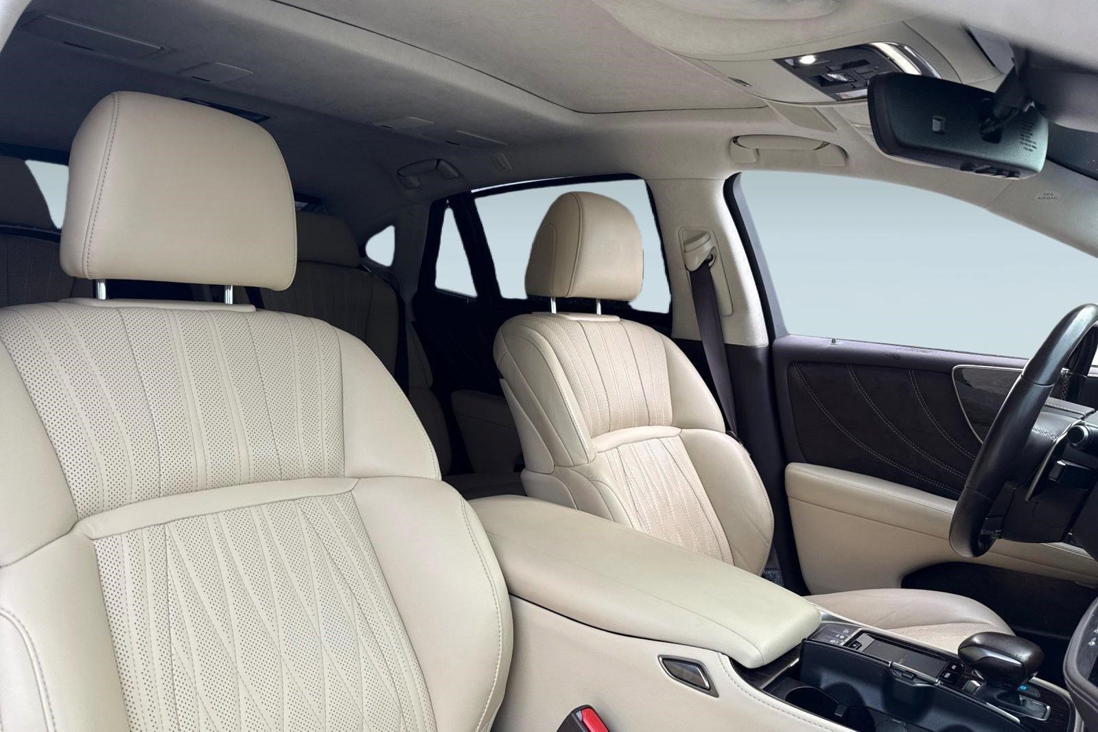 Used 2018 Lexus LS 500h w/ Luxury Package RWD image 31