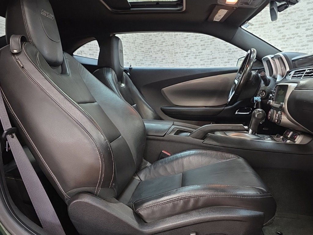 Used 2015 Chevrolet Camaro SS w/ Green Flash Special Edition image 14