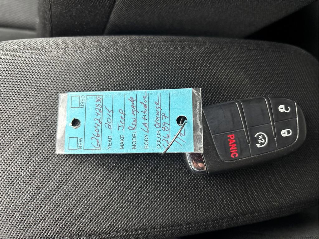 Used 2015 Jeep Renegade Latitude w/ Popular Equipment Group AWD/4WD image 35