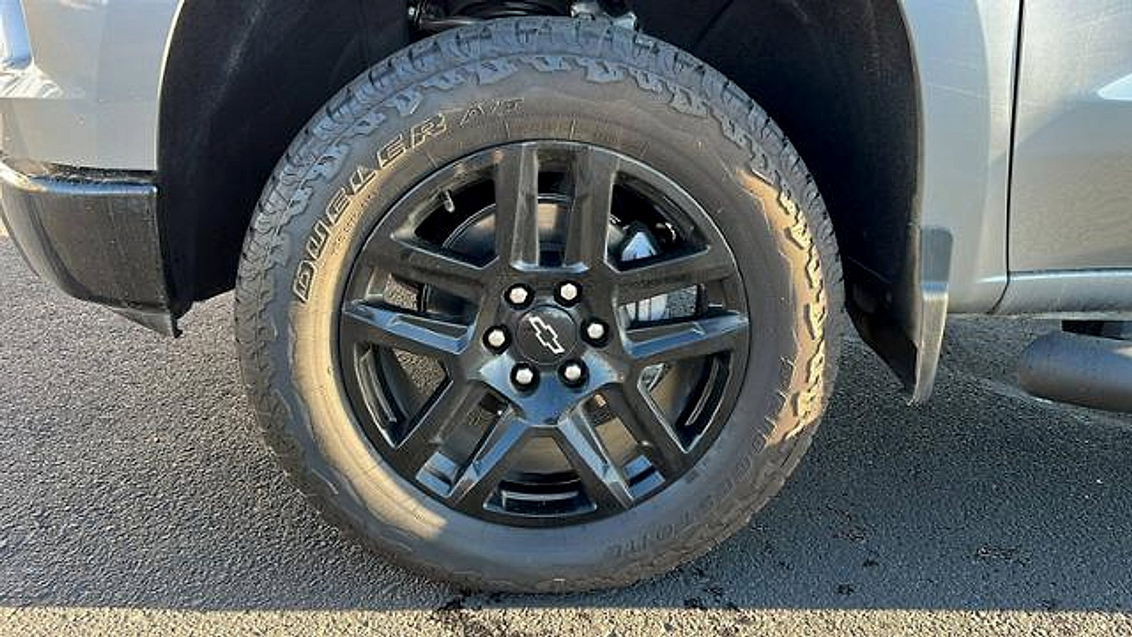 Used 2025 Chevrolet Silverado 1500 LT Trail Boss w/ Convenience Package II image 11