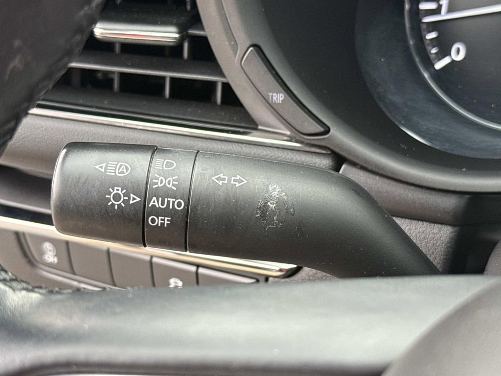 Used 2021 MAZDA MAZDA3 s image 39