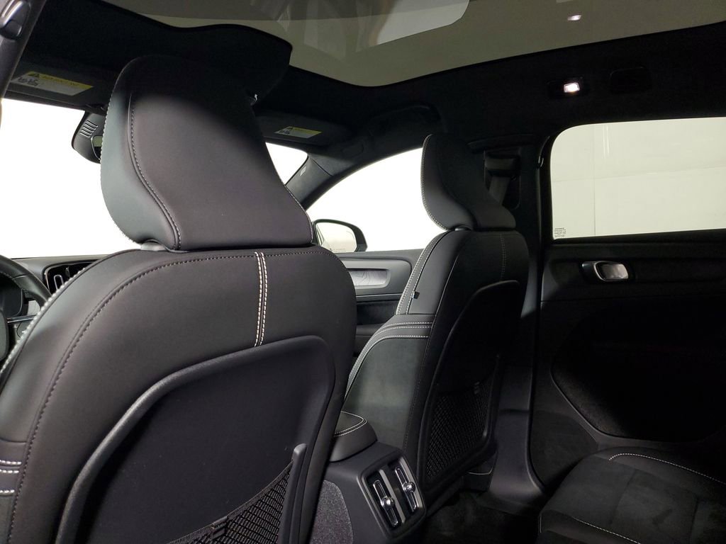 Used 2023 Volvo C40 P8 Recharge Plus image 16