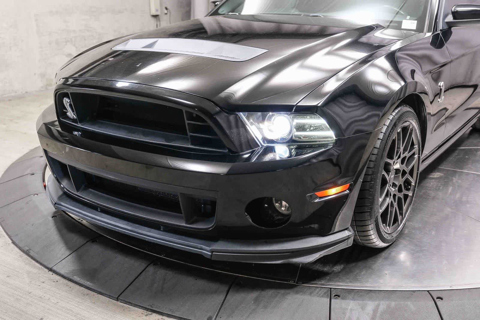 Used 2014 Ford Mustang Shelby GT500 w/ Equipment Group 821A RWD image 11