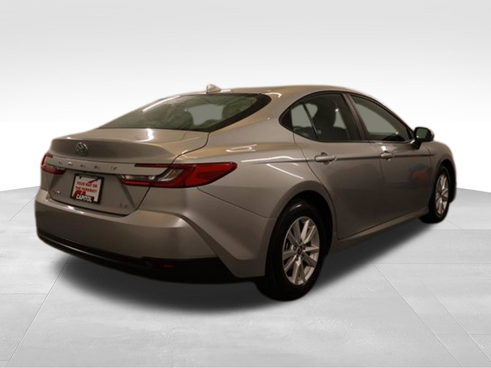 Used 2025 Toyota Camry LE FWD image 3