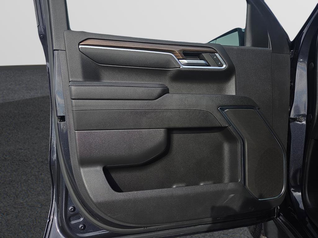 Used 2023 Chevrolet Silverado 1500 LT AWD/4WD image 11