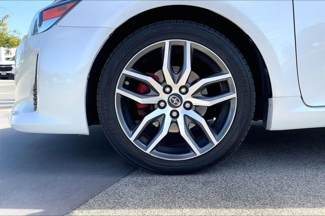 Used 2015 Scion tC FWD image 9