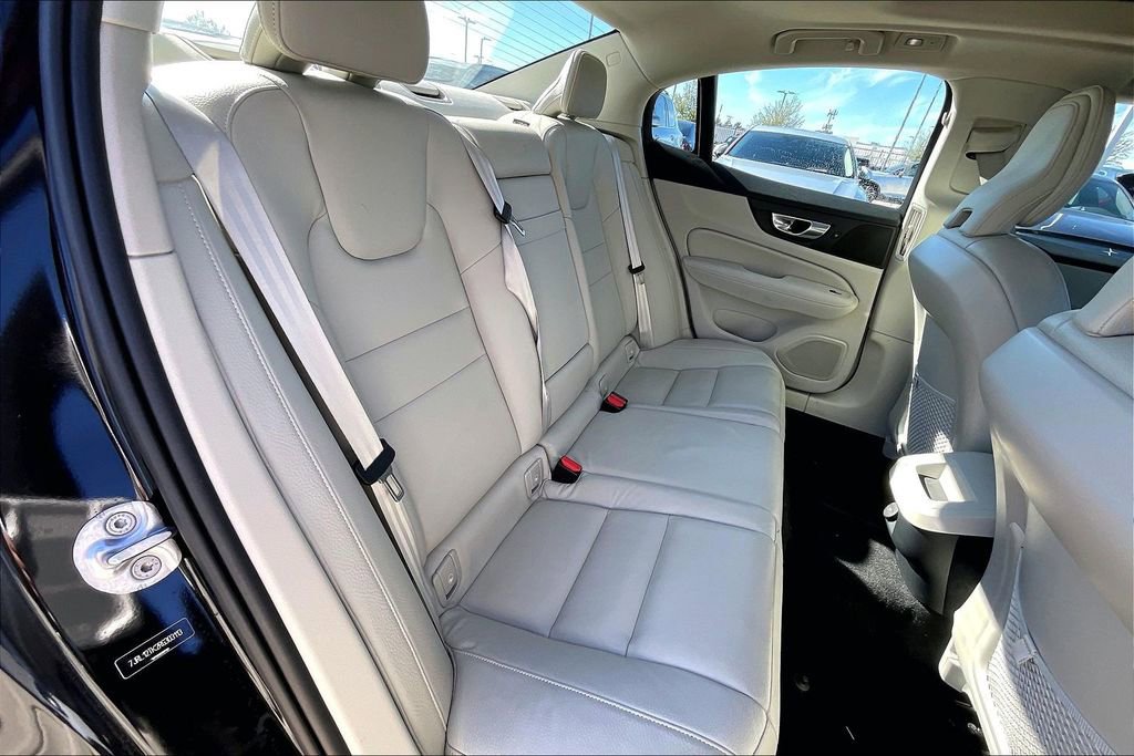 Certified 2024 Volvo S60 B5 Core image 35