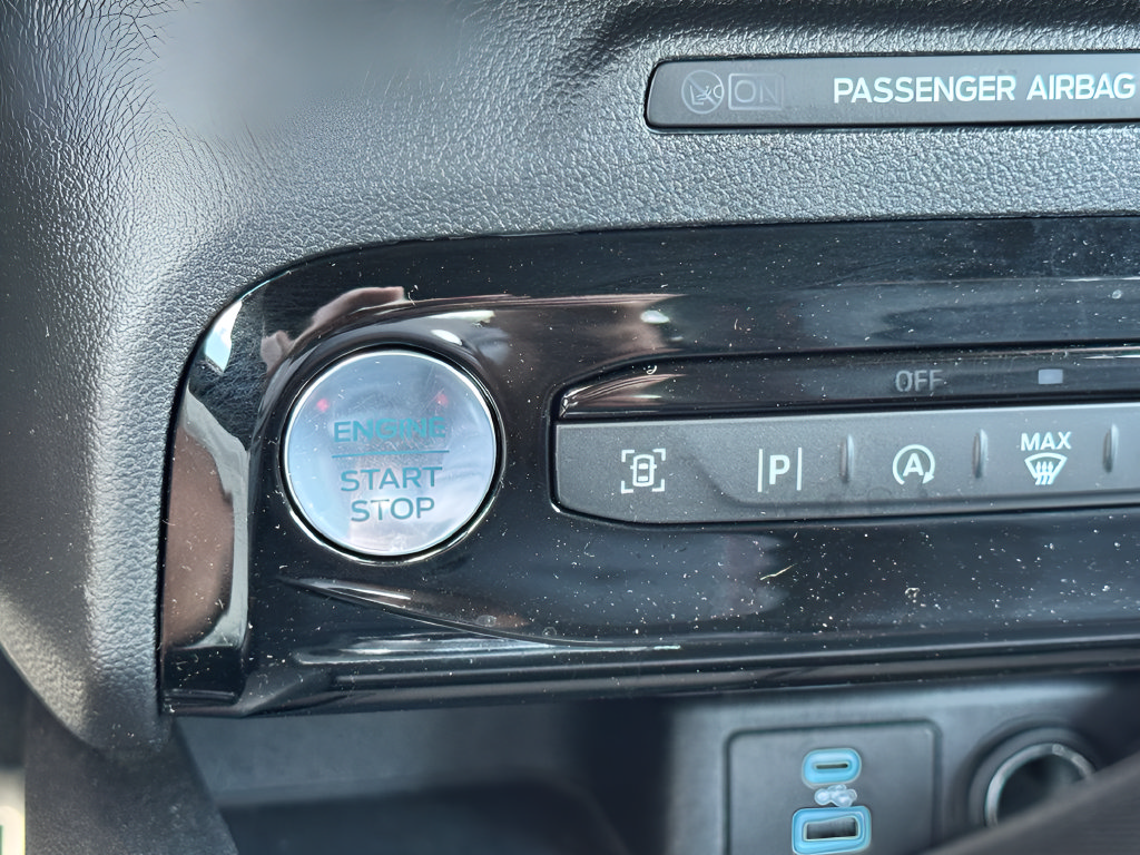 Used 2023 Ford Escape ST-Line Elite w/ Premium Technology Package AWD/4WD image 14