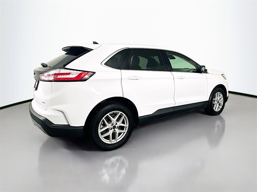 Used 2023 Ford Edge SEL image 11