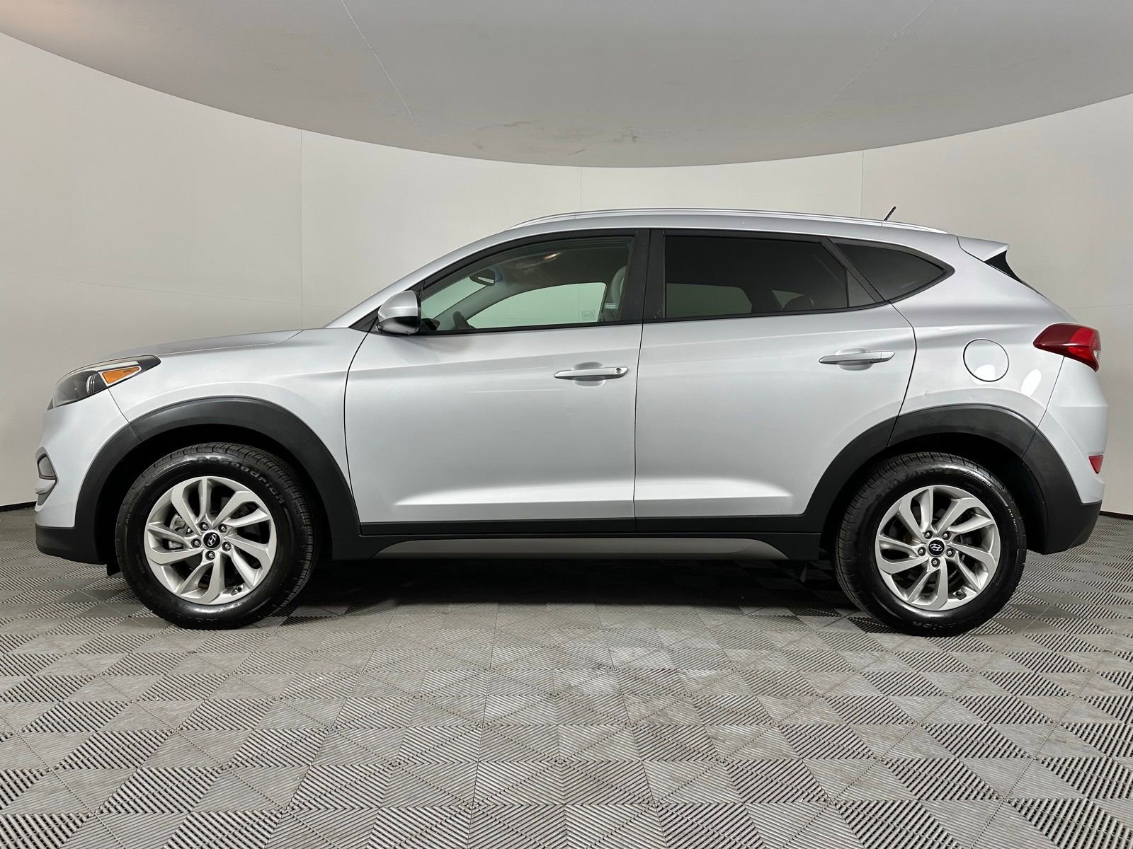 Used 2016 Hyundai Tucson SE w/ Option Group 02 AWD/4WD image 16