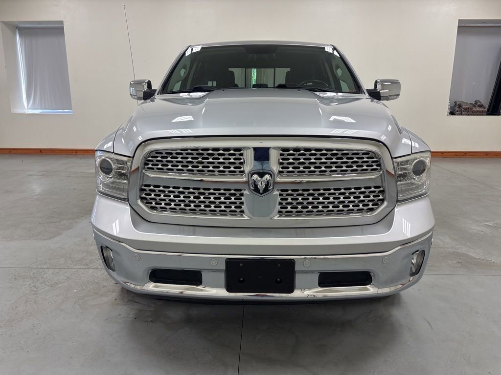 Used 2018 RAM 1500 Laramie w/ Convenience Group AWD/4WD image 3