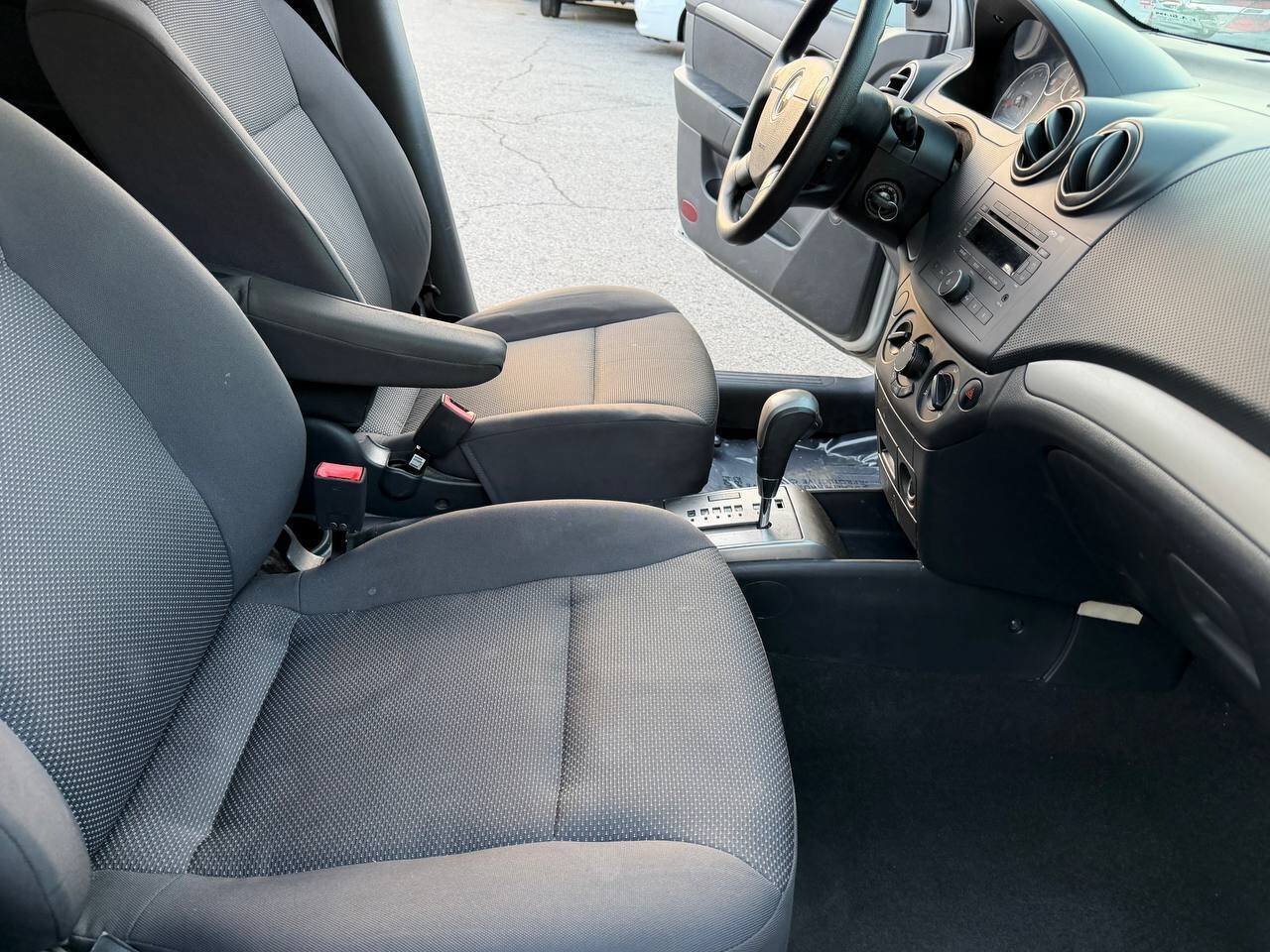 Used 2008 Chevrolet Aveo LS FWD image 18
