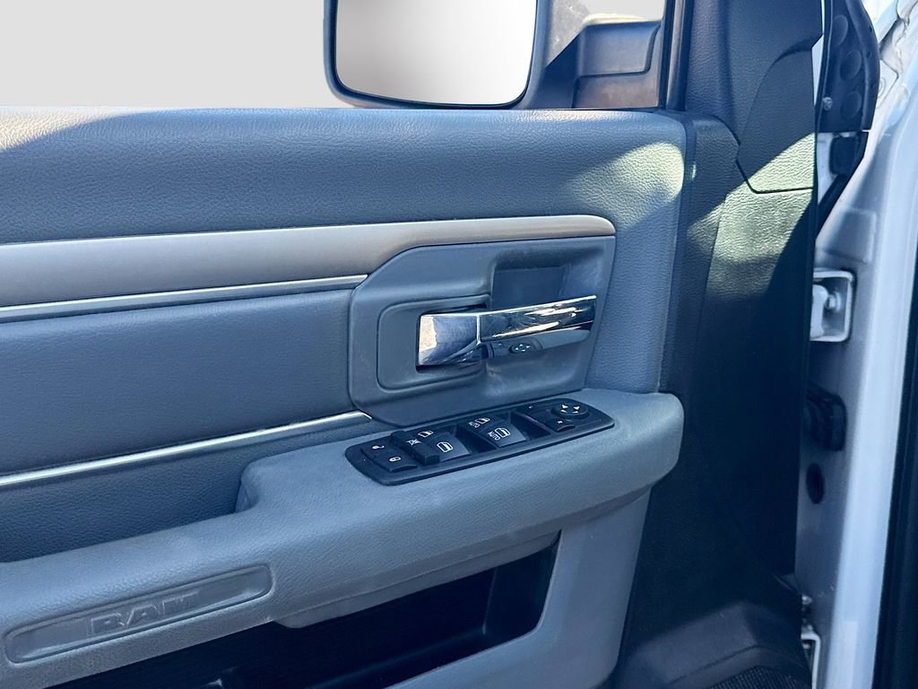 Used 2013 RAM 1500 Classic SLT w/ Premium Display Pkg RWD image 16