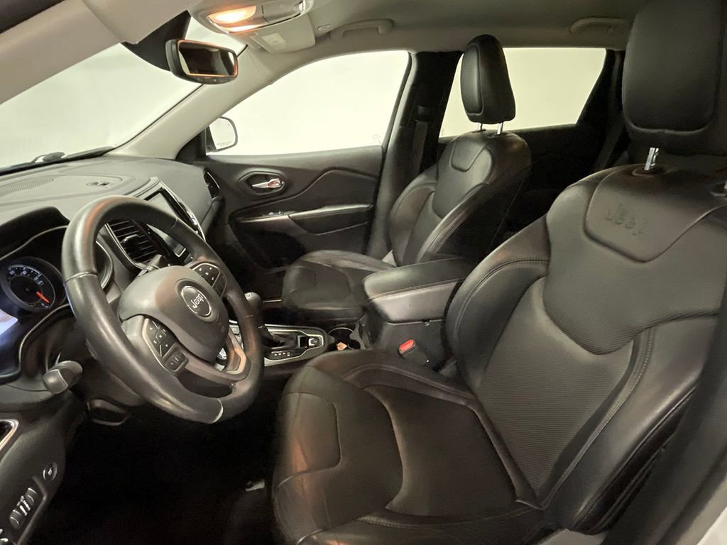 Used 2019 Jeep Cherokee Limited AWD/4WD image 3