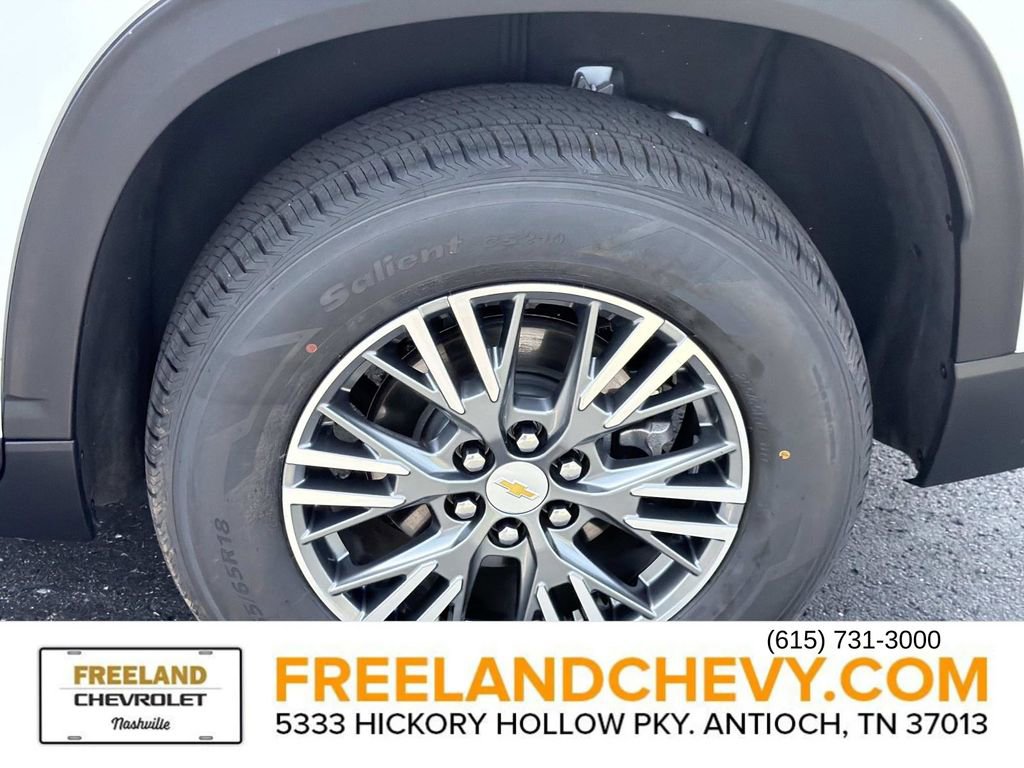 Used 2024 Chevrolet Traverse LT FWD image 11