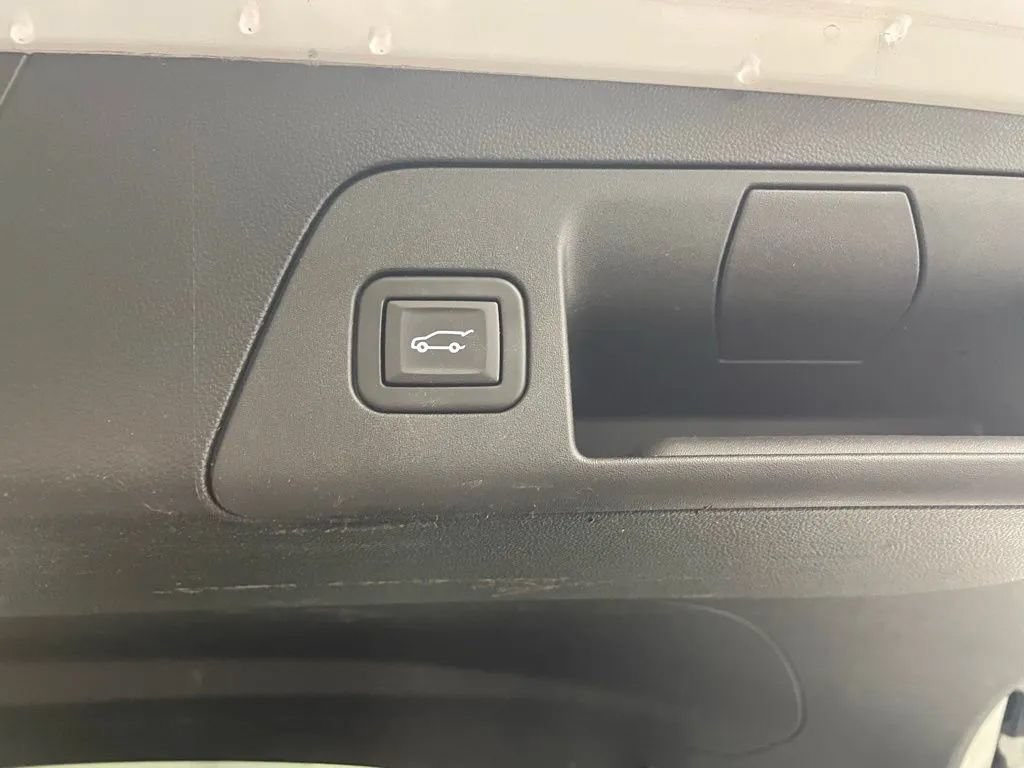 Used 2023 Buick Envision Essence w/ Sport Touring Package AWD/4WD image 33