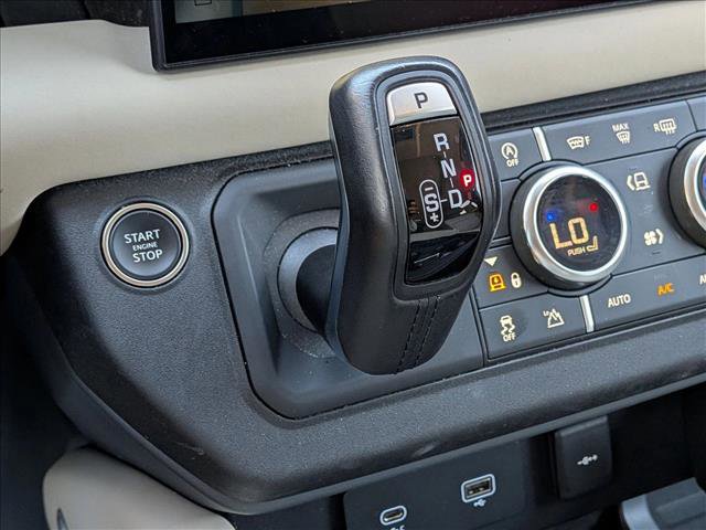 Used 2024 Land Rover Defender 130 X-Dynamic SE image 12