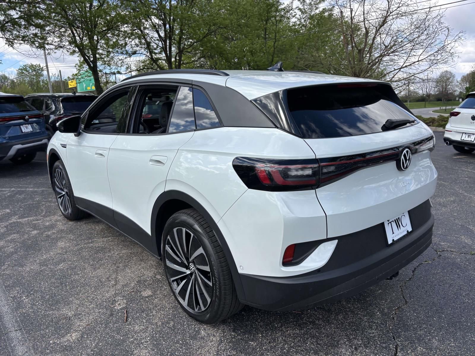 New 2026 Volkswagen ID.4 Pro AWD/4WD image 7