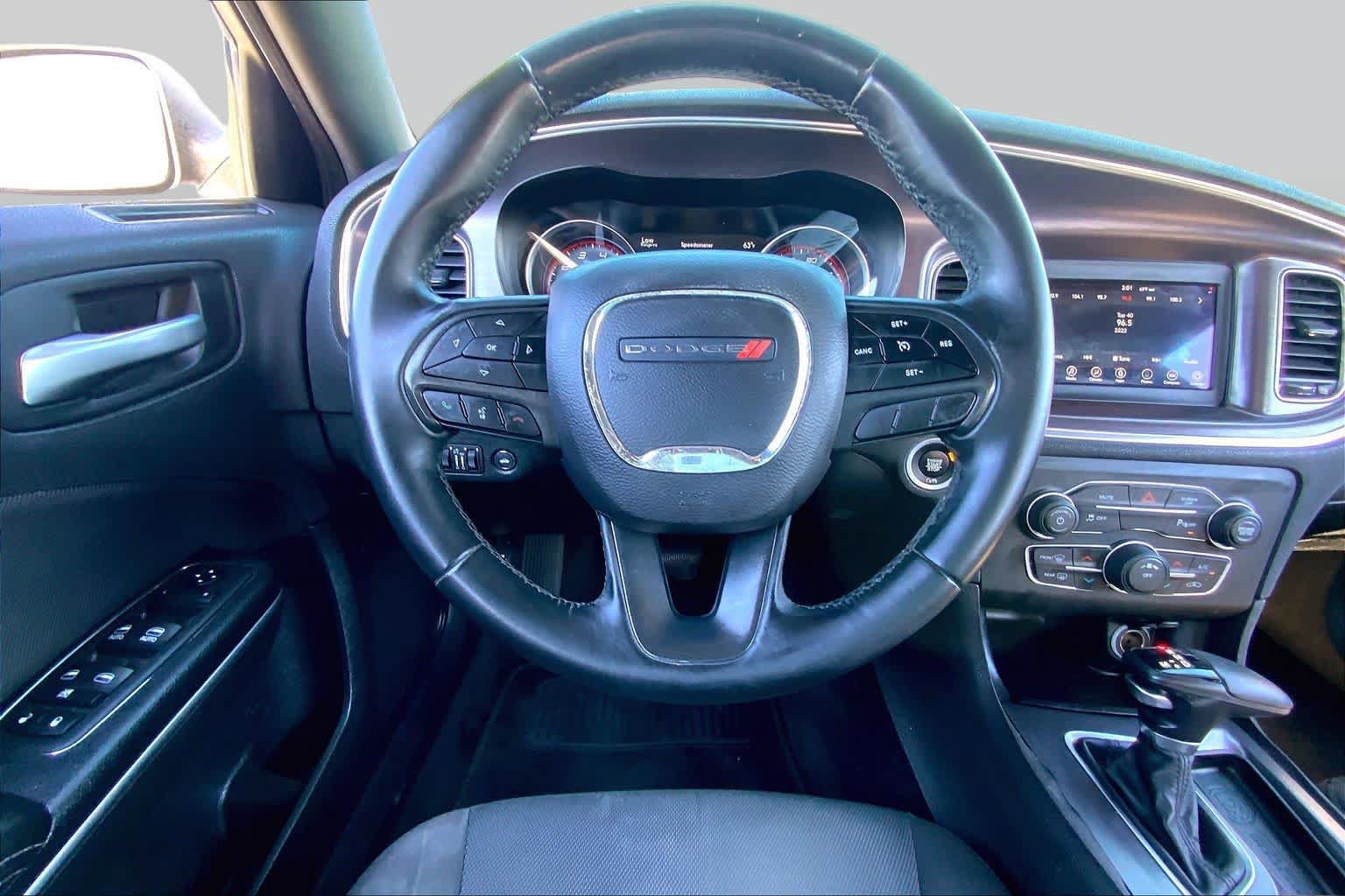 Used 2018 Dodge Charger SXT RWD image 6