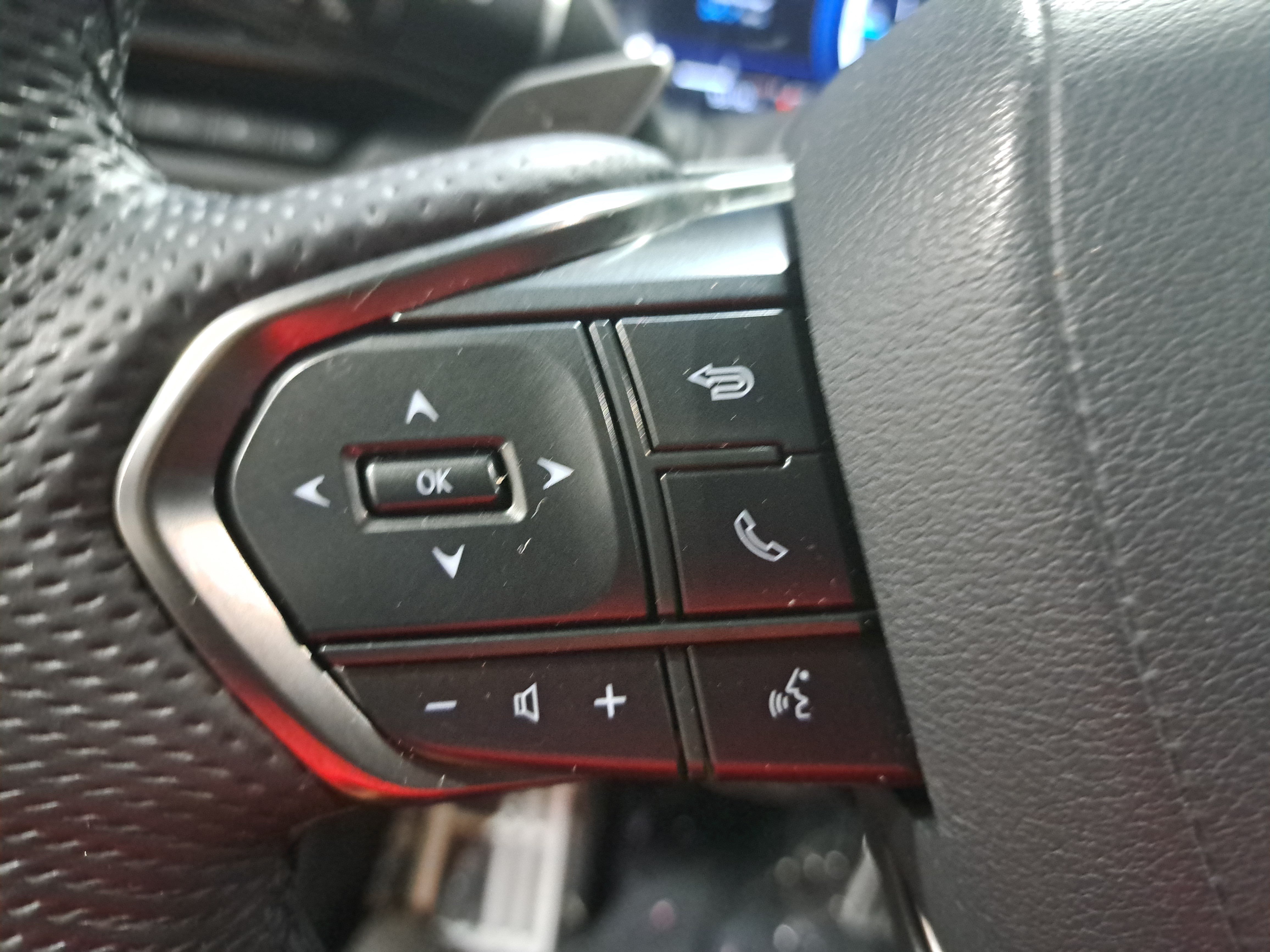 Used 2024 Lexus TX 500h AWD w/ Technology Package image 18