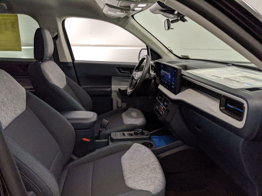 New 2025 Ford Maverick XLT image 26