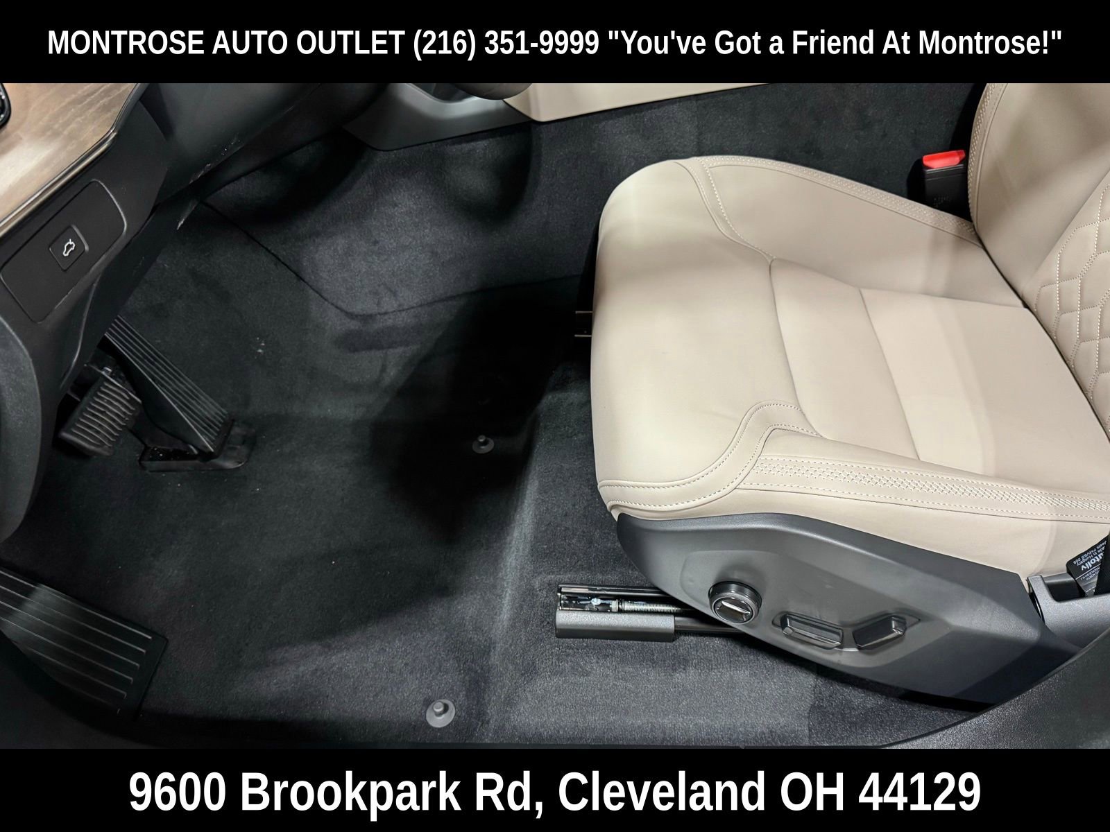 New 2026 Volvo XC90 B6 Plus w/ Protection Package Premier AWD/4WD image 14