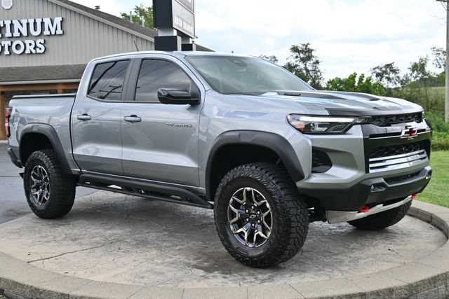 Used 2025 Chevrolet Colorado ZR2 w/ Technology Package AWD/4WD image 3