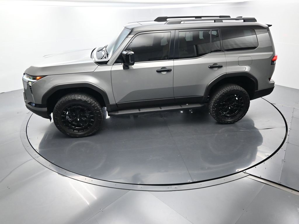 Used 2025 Lexus GX 550 image 34