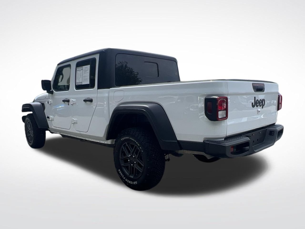 Used 2025 Jeep Gladiator Sport AWD/4WD image 3