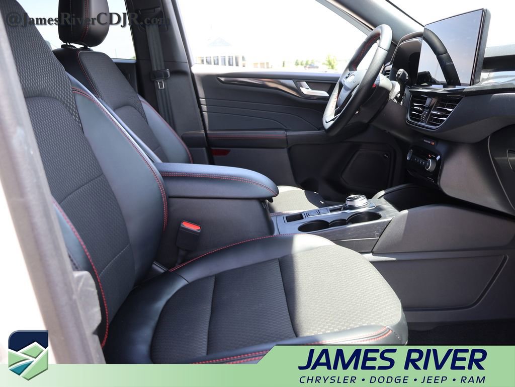 Used 2023 Ford Escape ST-Line Select w/ Tech Pack #2 AWD/4WD image 9