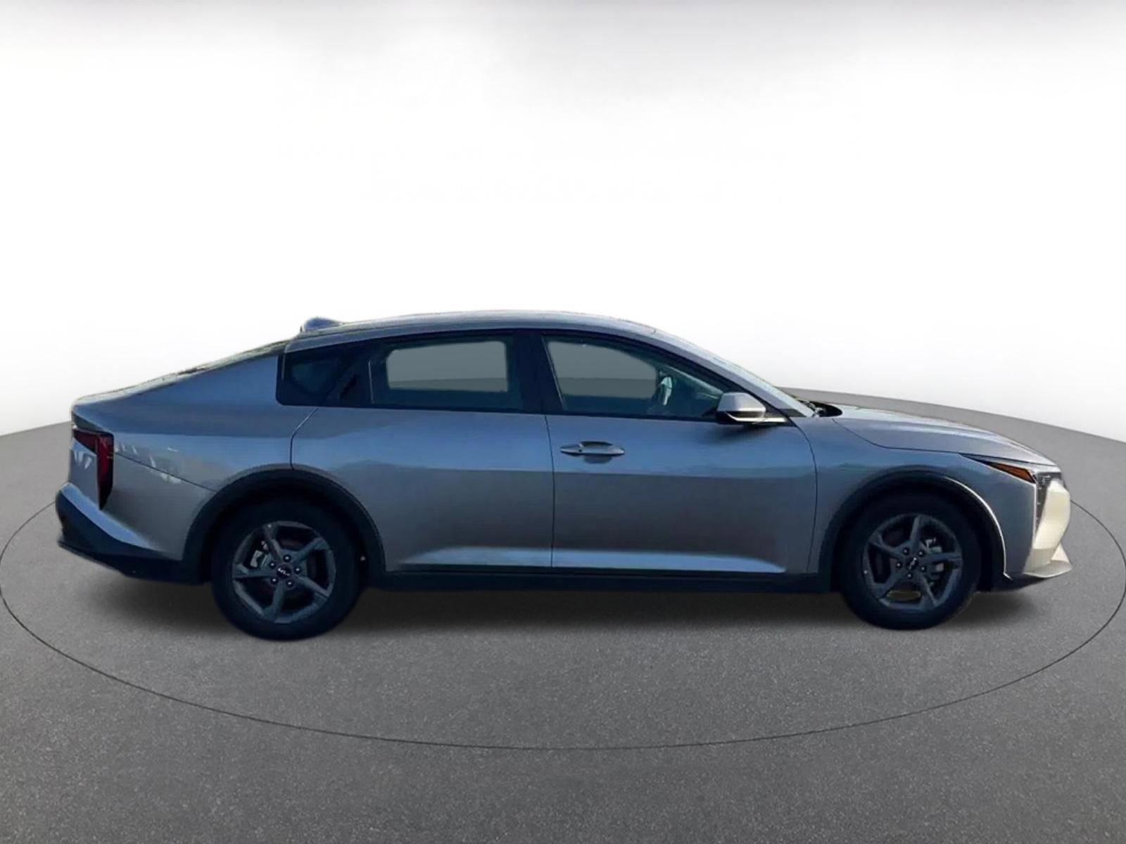 Used 2025 Kia K4 LXS image 16