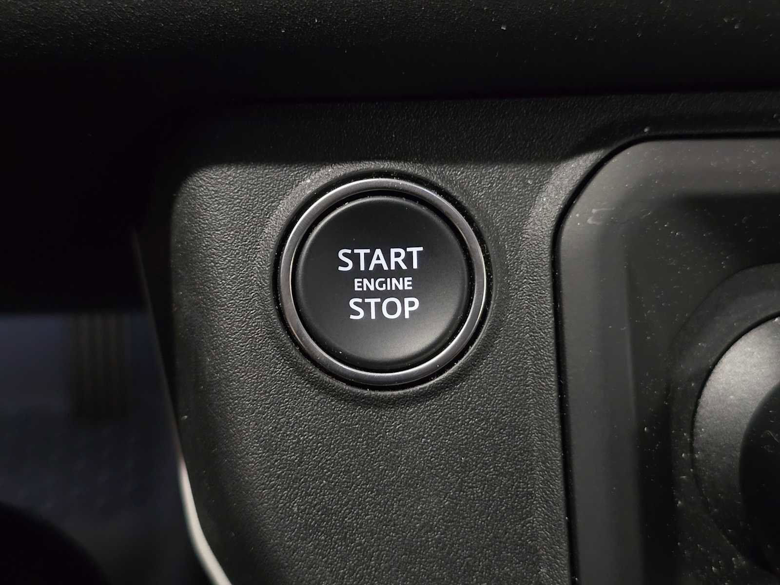 Used 2025 Land Rover Defender 130 S image 35