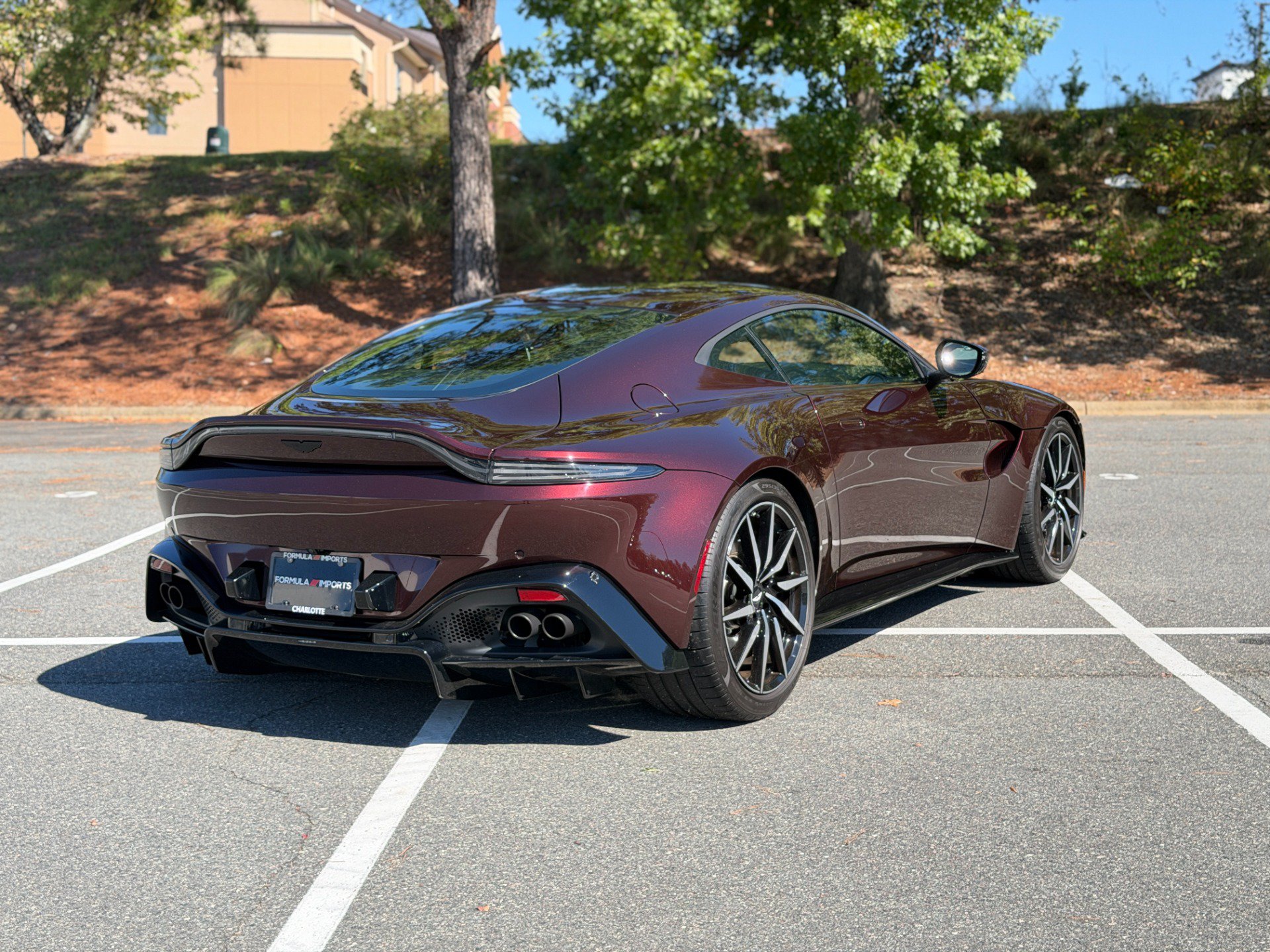 Used 2020 Aston Martin V8 Vantage Coupe RWD image 12