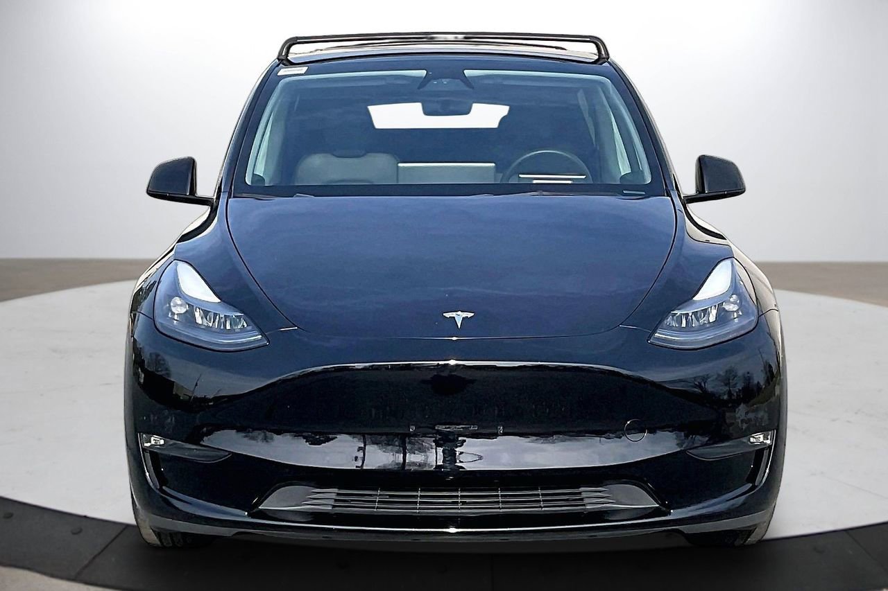 Used 2023 Tesla Model Y Performance image 3