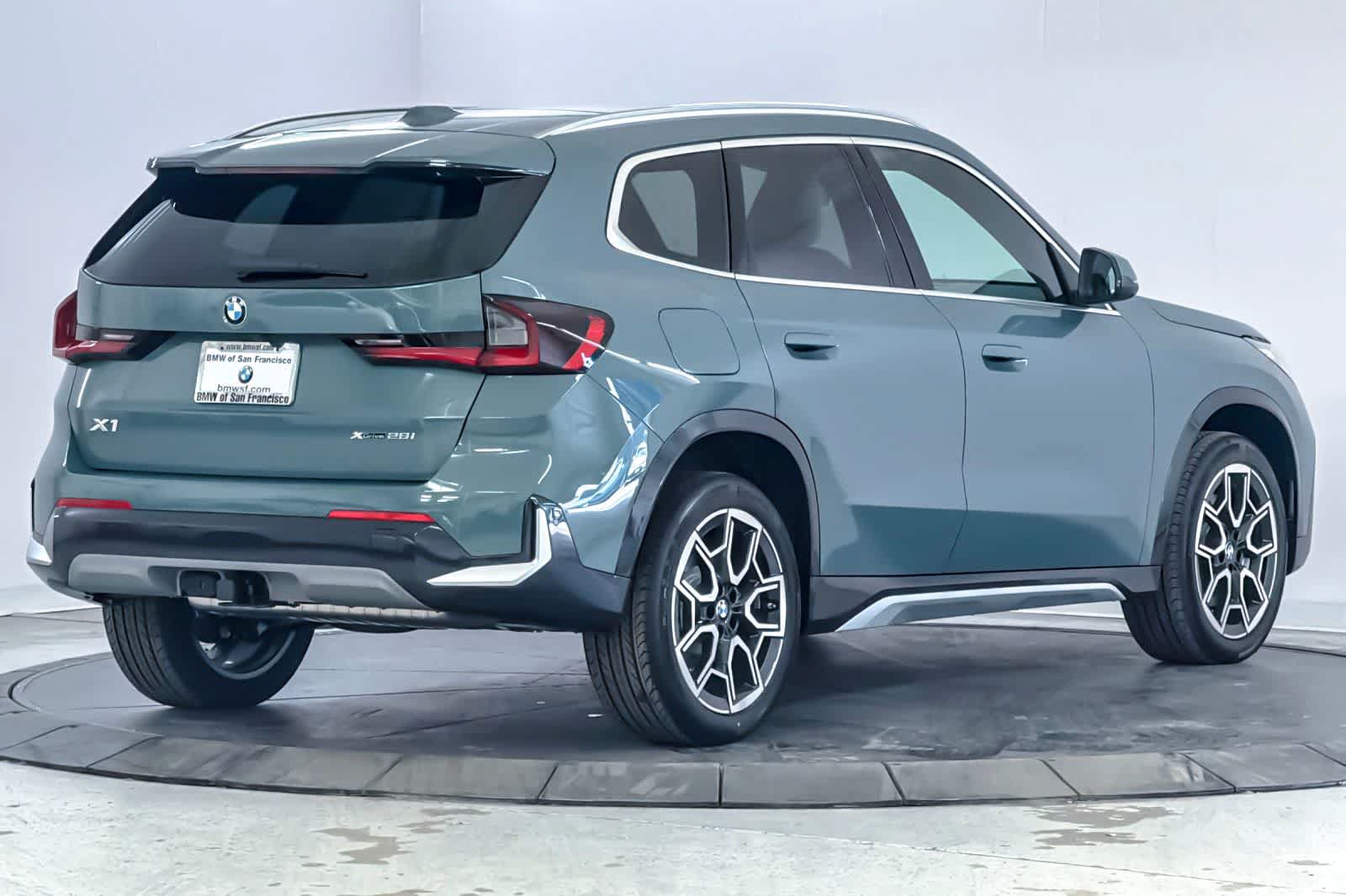 New 2026 BMW X1 xDrive28i w/ Technology Package AWD/4WD image 2