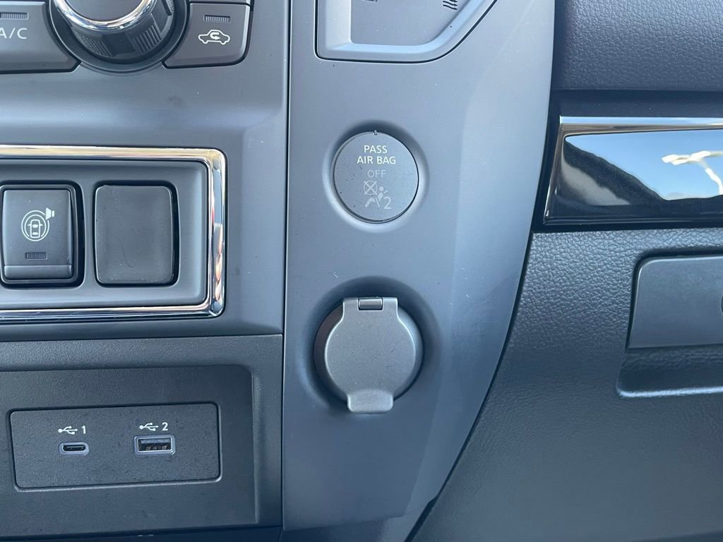 Used 2024 Nissan Titan SV w/ SV Convenience Package image 40