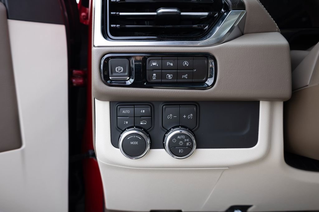 New 2026 GMC Yukon XL Denali w/ Sun & Power Step Package AWD/4WD image 15