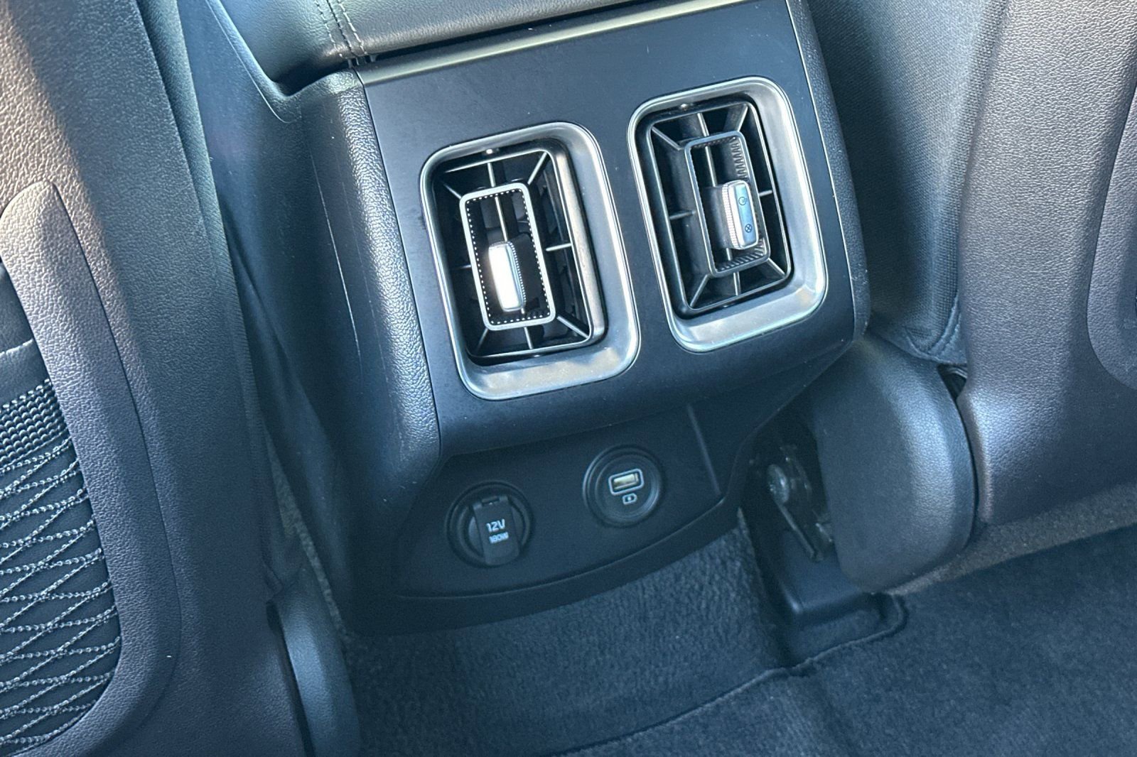 Used 2022 Kia Sorento LX image 14