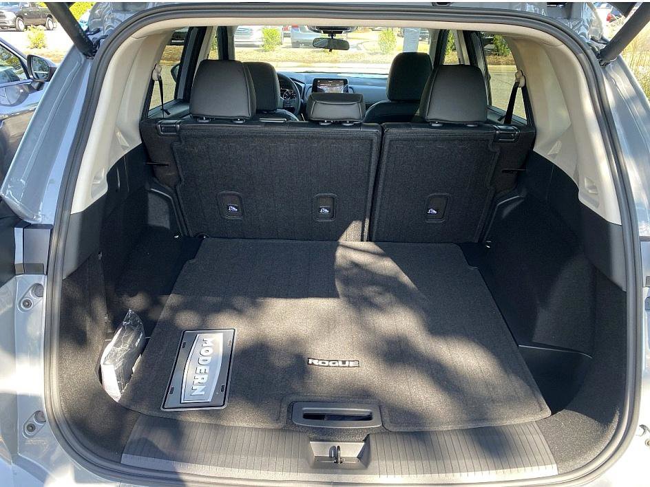 New 2026 Nissan Rogue SV image 18