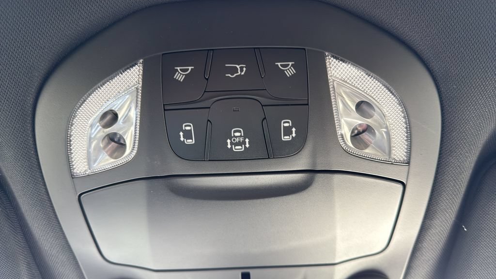 New 2026 Chrysler Pacifica Select AWD/4WD image 35