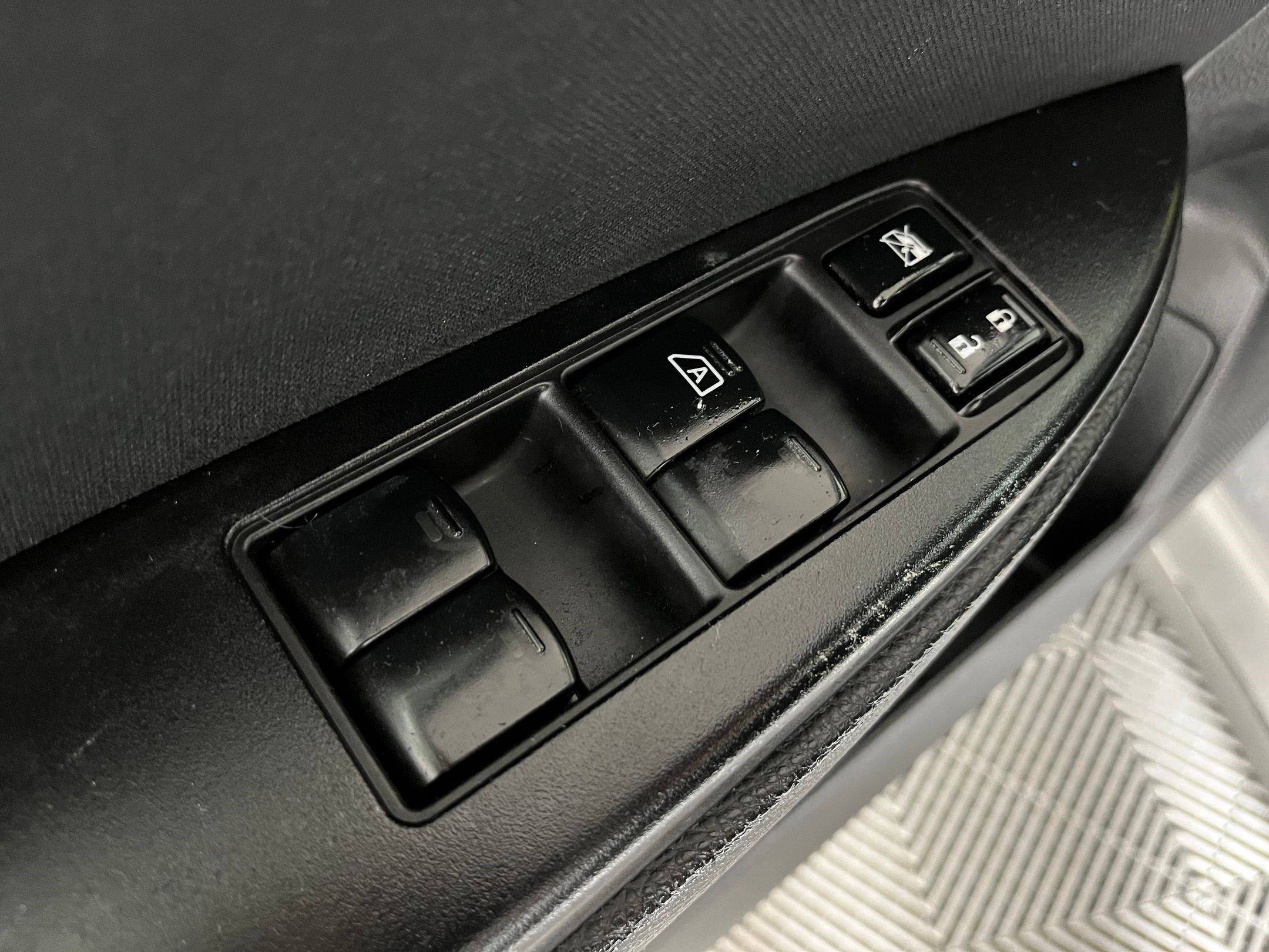 Used 2011 Subaru Legacy 2.5i Premium image 10