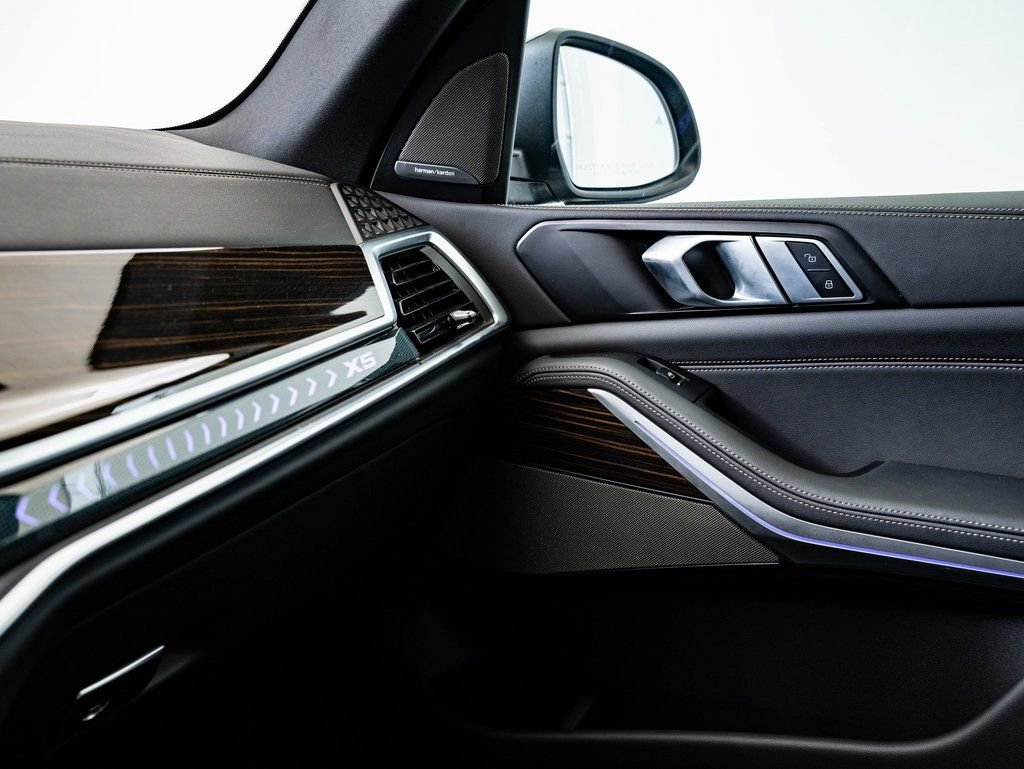 Certified 2025 BMW X5 xDrive40i w/ Climate Comfort Package image 42