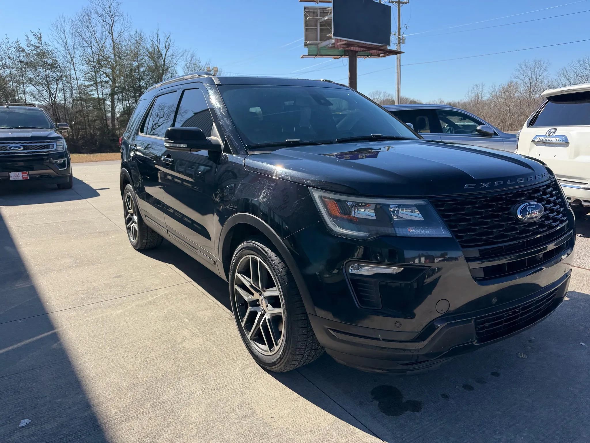 Used 2018 Ford Explorer Sport w/ Equipment Group 401A image 32