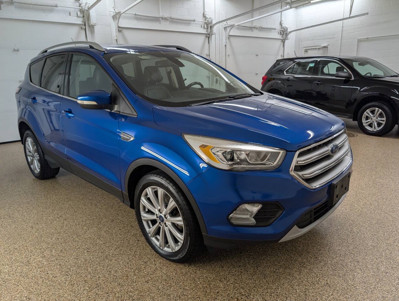 Used 2017 Ford Escape Titanium FWD image 5