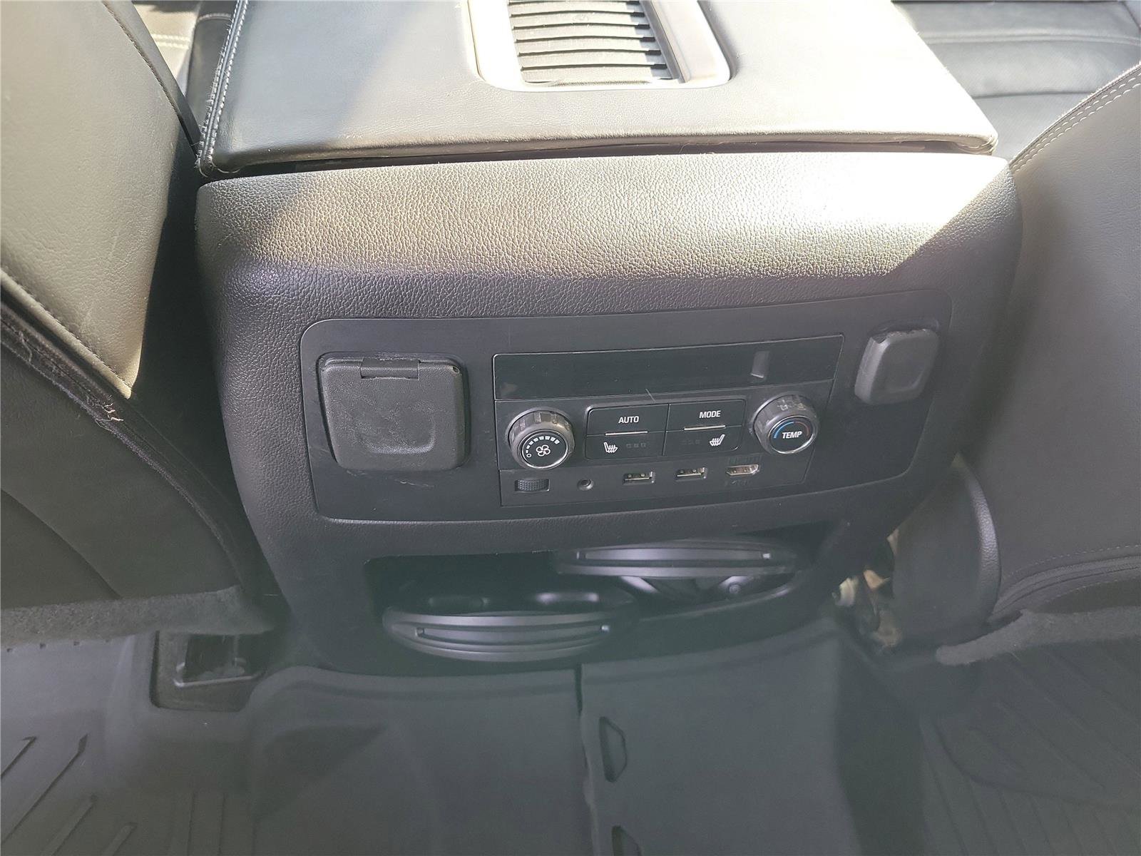 Used 2018 GMC Yukon XL Denali w/ Denali Ultimate Package image 12