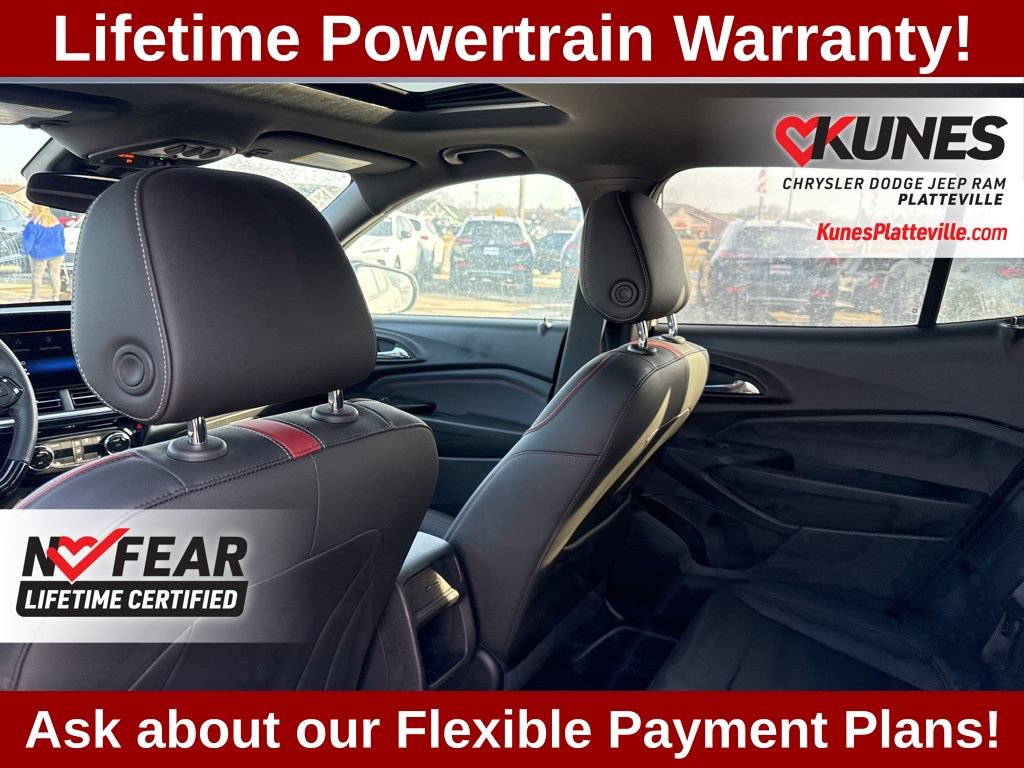 Used 2024 Chevrolet Trax RS w/ Sunroof Package FWD image 36