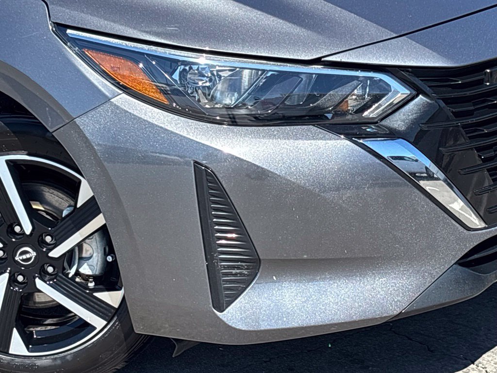 Used 2025 Nissan Sentra SV FWD image 7